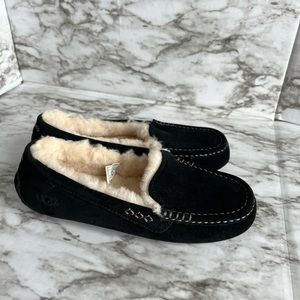 Ugg mocasines slipper